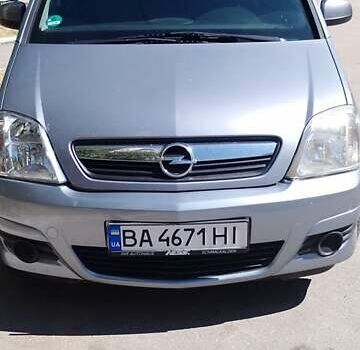 Серый Опель Мерива, объемом двигателя 1.36 л и пробегом 131 тыс. км за 5500 $, фото 1 на Automoto.ua