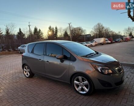 Серый Опель Мерива, объемом двигателя 1.7 л и пробегом 210 тыс. км за 8700 $, фото 1 на Automoto.ua