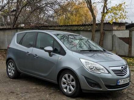 Серый Опель Мерива, объемом двигателя 1.3 л и пробегом 220 тыс. км за 5500 $, фото 1 на Automoto.ua