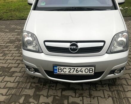 Серый Опель Мерива, объемом двигателя 1.69 л и пробегом 143 тыс. км за 5500 $, фото 1 на Automoto.ua