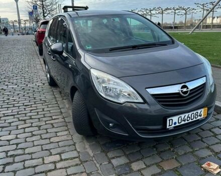 Серый Опель Мерива, объемом двигателя 1.4 л и пробегом 275 тыс. км за 3400 $, фото 1 на Automoto.ua