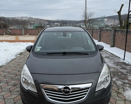 Серый Опель Мерива, объемом двигателя 1.25 л и пробегом 180 тыс. км за 5950 $, фото 1 на Automoto.ua