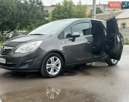 Сірий Опель Меріва, об'ємом двигуна 1.69 л та пробігом 257 тис. км за 5000 $, фото 1 на Automoto.ua