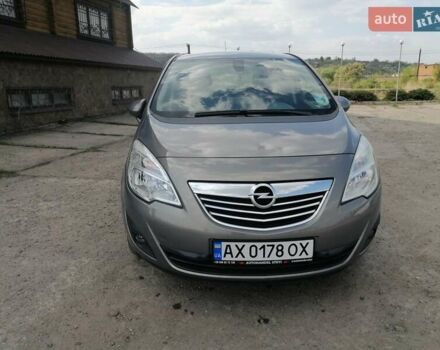 Серый Опель Мерива, объемом двигателя 1.25 л и пробегом 248 тыс. км за 6500 $, фото 1 на Automoto.ua