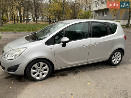 Серый Опель Мерива, объемом двигателя 1.69 л и пробегом 260 тыс. км за 7200 $, фото 1 на Automoto.ua