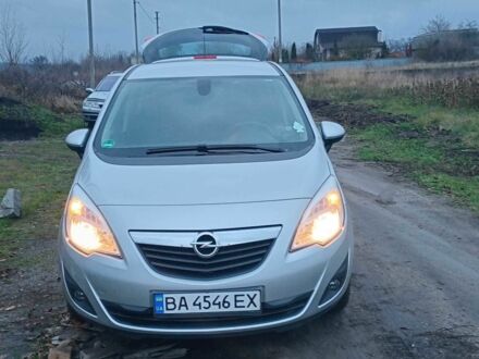 Серый Опель Мерива, объемом двигателя 1.7 л и пробегом 135 тыс. км за 7500 $, фото 1 на Automoto.ua