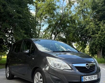 Сірий Опель Меріва, об'ємом двигуна 1.7 л та пробігом 162 тис. км за 8000 $, фото 1 на Automoto.ua