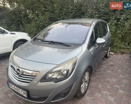 Серый Опель Мерива, объемом двигателя 1.69 л и пробегом 272 тыс. км за 6500 $, фото 1 на Automoto.ua