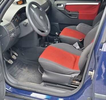 Синий Опель Мерива, объемом двигателя 1.6 л и пробегом 188 тыс. км за 4000 $, фото 7 на Automoto.ua