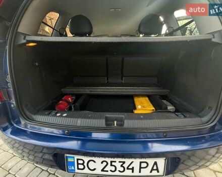 Синий Опель Мерива, объемом двигателя 1.69 л и пробегом 253 тыс. км за 3850 $, фото 11 на Automoto.ua