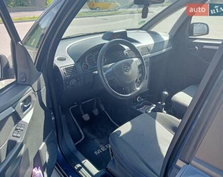 Синий Опель Мерива, объемом двигателя 1.36 л и пробегом 242 тыс. км за 4158 $, фото 4 на Automoto.ua