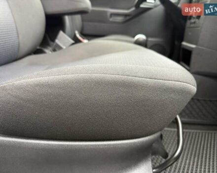 Синий Опель Мерива, объемом двигателя 1.6 л и пробегом 142 тыс. км за 3950 $, фото 35 на Automoto.ua