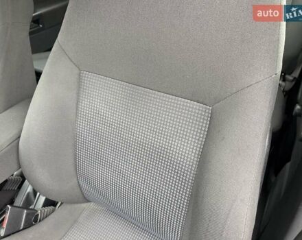 Синий Опель Мерива, объемом двигателя 1.6 л и пробегом 142 тыс. км за 3950 $, фото 59 на Automoto.ua