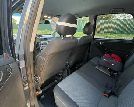 Синий Опель Мерива, объемом двигателя 1.69 л и пробегом 262 тыс. км за 3550 $, фото 18 на Automoto.ua