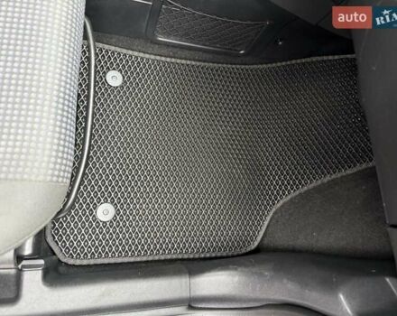 Синий Опель Мерива, объемом двигателя 1.6 л и пробегом 142 тыс. км за 3950 $, фото 42 на Automoto.ua