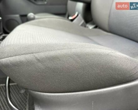 Синий Опель Мерива, объемом двигателя 1.6 л и пробегом 142 тыс. км за 3950 $, фото 55 на Automoto.ua