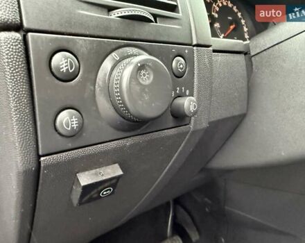 Синий Опель Мерива, объемом двигателя 1.6 л и пробегом 142 тыс. км за 3950 $, фото 64 на Automoto.ua