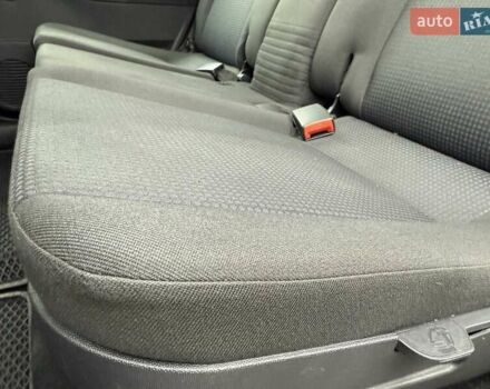 Синий Опель Мерива, объемом двигателя 1.6 л и пробегом 142 тыс. км за 3950 $, фото 51 на Automoto.ua