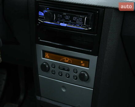 Синий Опель Мерива, объемом двигателя 1.6 л и пробегом 281 тыс. км за 3700 $, фото 28 на Automoto.ua