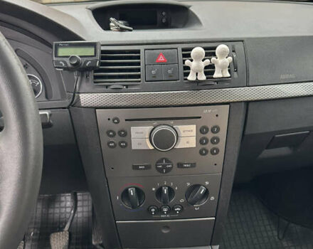 Синий Опель Мерива, объемом двигателя 1.36 л и пробегом 164 тыс. км за 5000 $, фото 9 на Automoto.ua