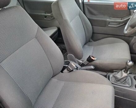 Синий Опель Мерива, объемом двигателя 1.36 л и пробегом 202 тыс. км за 4350 $, фото 15 на Automoto.ua