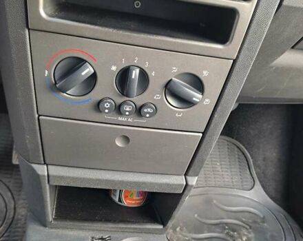 Синий Опель Мерива, объемом двигателя 1.36 л и пробегом 202 тыс. км за 4350 $, фото 23 на Automoto.ua