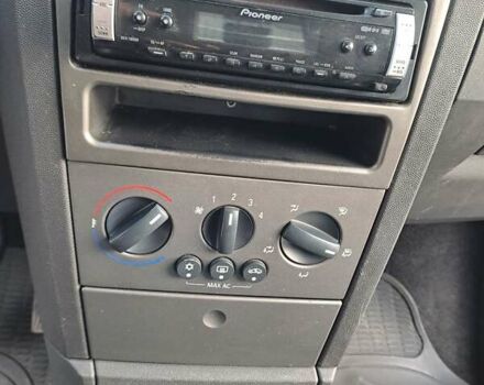 Синий Опель Мерива, объемом двигателя 1.36 л и пробегом 202 тыс. км за 4350 $, фото 22 на Automoto.ua