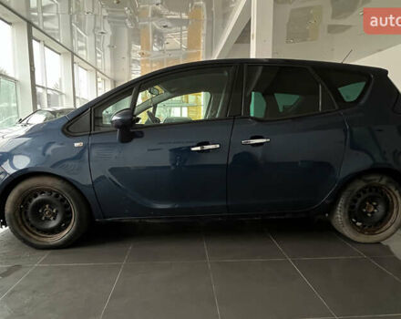 Синий Опель Мерива, объемом двигателя 1.69 л и пробегом 271 тыс. км за 6600 $, фото 3 на Automoto.ua