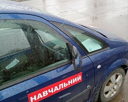Синій Опель Меріва, об'ємом двигуна 1.8 л та пробігом 311 тис. км за 4000 $, фото 1 на Automoto.ua
