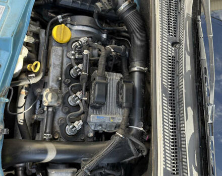 Синий Опель Мерива, объемом двигателя 1.69 л и пробегом 260 тыс. км за 4500 $, фото 21 на Automoto.ua