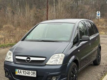 Синий Опель Мерива, объемом двигателя 1.6 л и пробегом 242 тыс. км за 4500 $, фото 1 на Automoto.ua
