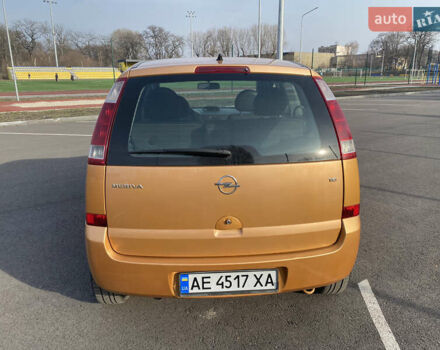 Оранжевый Опель Мерива, объемом двигателя 1.6 л и пробегом 180 тыс. км за 3700 $, фото 3 на Automoto.ua