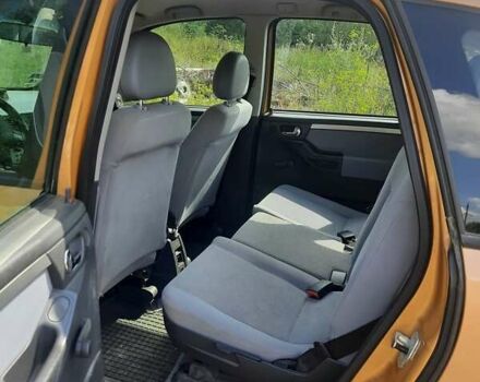 Оранжевый Опель Мерива, объемом двигателя 1.6 л и пробегом 212 тыс. км за 3200 $, фото 5 на Automoto.ua