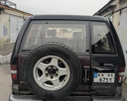 Черный Опель Монтерей, объемом двигателя 3.2 л и пробегом 211 тыс. км за 1000 $, фото 4 на Automoto.ua
