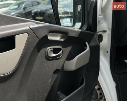 Белый Опель Movano, объемом двигателя 2.3 л и пробегом 214 тыс. км за 13900 $, фото 12 на Automoto.ua