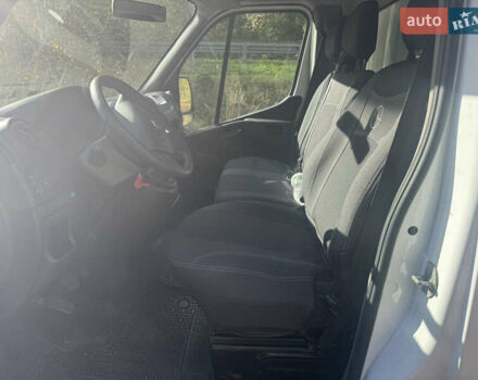 Белый Опель Movano, объемом двигателя 2.3 л и пробегом 400 тыс. км за 18300 $, фото 3 на Automoto.ua