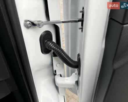 Білий Опель Movano, об'ємом двигуна 0 л та пробігом 156 тис. км за 17400 $, фото 70 на Automoto.ua