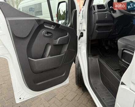 Білий Опель Movano, об'ємом двигуна 0 л та пробігом 156 тис. км за 17400 $, фото 39 на Automoto.ua