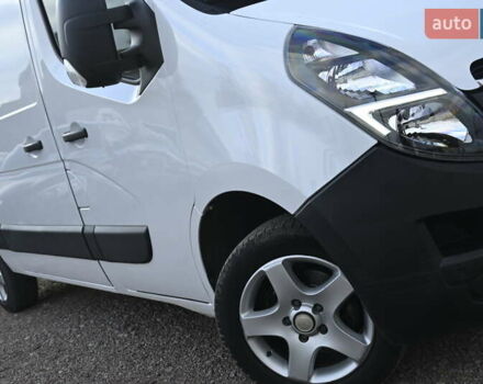 Белый Опель Movano, объемом двигателя 2.3 л и пробегом 283 тыс. км за 16700 $, фото 3 на Automoto.ua