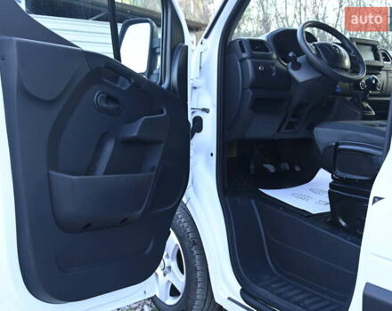 Белый Опель Movano, объемом двигателя 2.3 л и пробегом 283 тыс. км за 16700 $, фото 17 на Automoto.ua