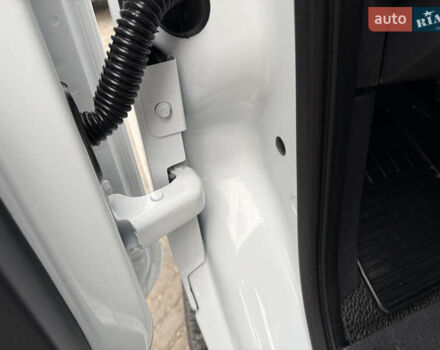 Білий Опель Movano, об'ємом двигуна 0 л та пробігом 156 тис. км за 17400 $, фото 42 на Automoto.ua