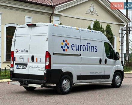 Білий Опель Movano, об'ємом двигуна 2.2 л та пробігом 264 тис. км за 18500 $, фото 3 на Automoto.ua