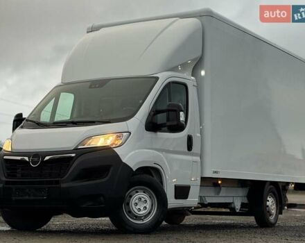 Белый Опель Movano, объемом двигателя 2.2 л и пробегом 220 тыс. км за 25899 $, фото 1 на Automoto.ua