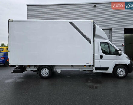 Білий Опель Movano, об'ємом двигуна 2.2 л та пробігом 190 тис. км за 26899 $, фото 2 на Automoto.ua