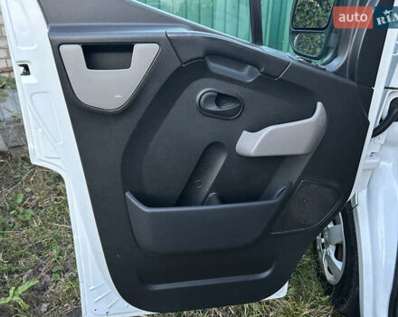 Білий Опель Movano, об'ємом двигуна 2.3 л та пробігом 338 тис. км за 23000 $, фото 9 на Automoto.ua
