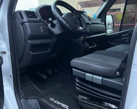 Белый Опель Movano, объемом двигателя 2.3 л и пробегом 209 тыс. км за 21000 $, фото 4 на Automoto.ua