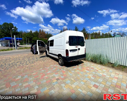 Белый Опель Movano, объемом двигателя 2.2 л и пробегом 240 тыс. км за 5700 $, фото 1 на Automoto.ua