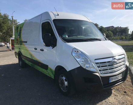 Белый Опель Movano, объемом двигателя 2.3 л и пробегом 70 тыс. км за 10000 $, фото 2 на Automoto.ua