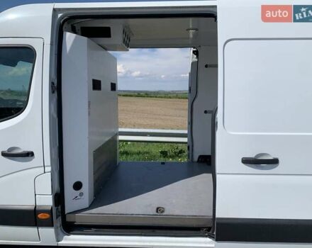 Белый Опель Movano, объемом двигателя 2.3 л и пробегом 400 тыс. км за 12800 $, фото 1 на Automoto.ua