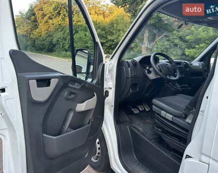 Белый Опель Movano, объемом двигателя 2.3 л и пробегом 284 тыс. км за 15700 $, фото 10 на Automoto.ua